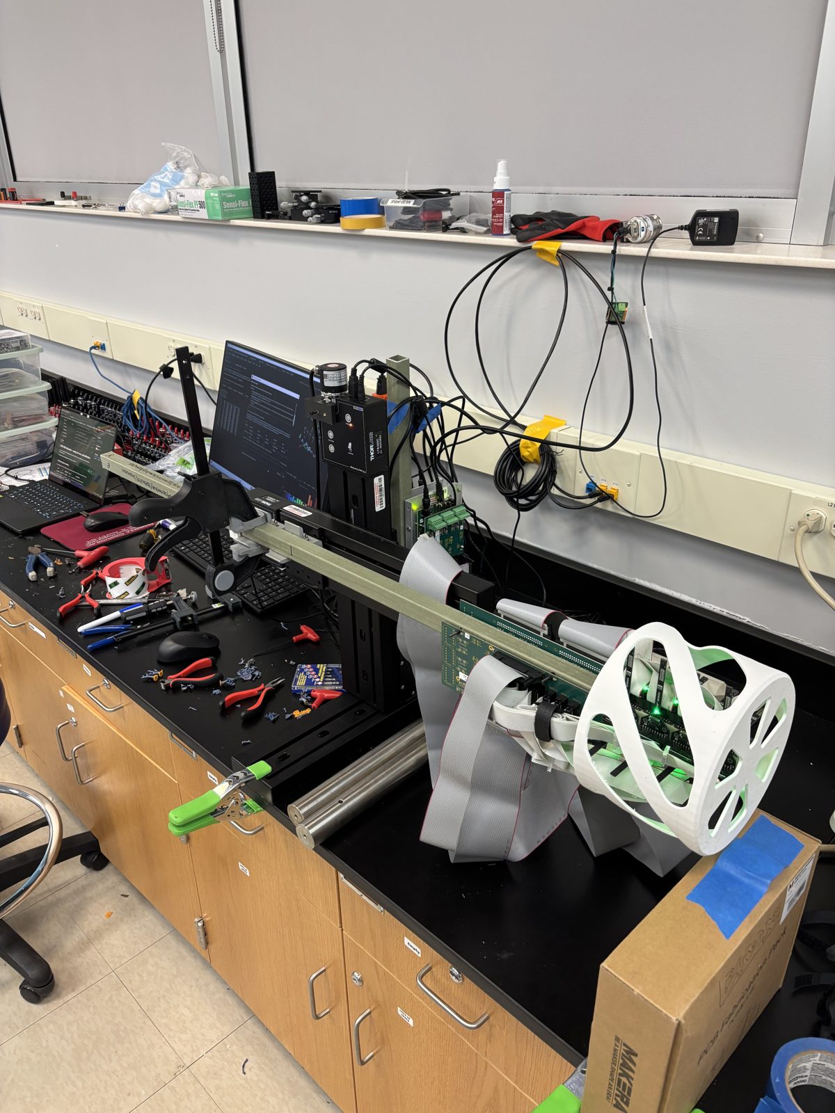 Probe in its protective cage